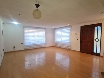 Casa 5 dormitorios 3 baños y estacionamiento San Ramón