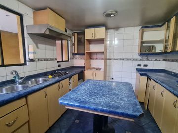 Casa 5 dormitorios 3 baños y estacionamiento San Ramón
