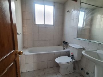 Casa 5 dormitorios 3 baños y estacionamiento San Ramón