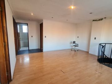 Casa 5 dormitorios 3 baños y estacionamiento San Ramón