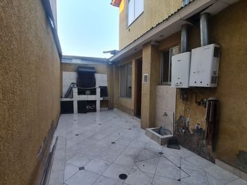 Casa 5 dormitorios 3 baños y estacionamiento San Ramón