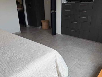 DEPARTAMENTO TORALMENTE AMUEBLADO EN CALZADA DE LOS REYES
