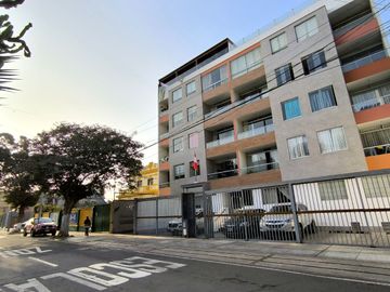 Flat 85 M2 - 1Er Piso + Estacionamiento A 2 Cdras De Malecon Bertolotto