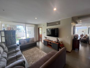 NAYON-VENTA DEPARTAMENTO TIPO CASA