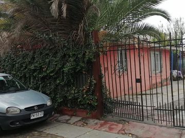 CASA DE UN PISO PARA REMODELAR EN SAN RAMON STGO.3D 1B 5EST. EN $109.990.000 IDEAL INVERSIONISTA