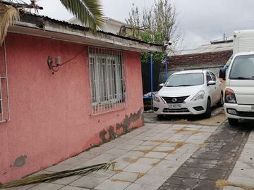 CASA DE UN PISO PARA REMODELAR EN SAN RAMON STGO.3D 1B 5EST. EN $109.990.000 IDEAL INVERSIONISTA