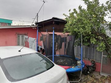 CASA DE UN PISO PARA REMODELAR EN SAN RAMON STGO.3D 1B 5EST. EN $109.990.000 IDEAL INVERSIONISTA