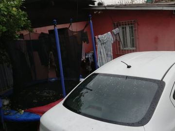 CASA DE UN PISO PARA REMODELAR EN SAN RAMON STGO.3D 1B 5EST. EN $109.990.000 IDEAL INVERSIONISTA