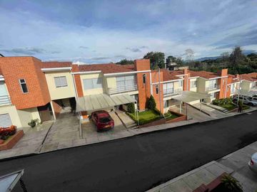 Arriendo casa en Campo Aragon
