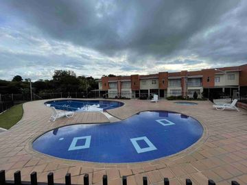 Arriendo casa en Campo Aragon