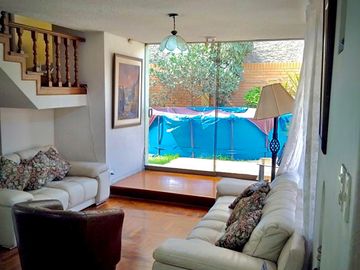 ¡Gran Oportunidad de Inversión en Surco! Venta de Casa a Precio de Terreno
