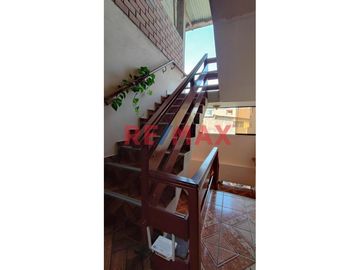 SE VENDE CASA CON LOCALES COMERCIALES EN JOSE GALVEZ