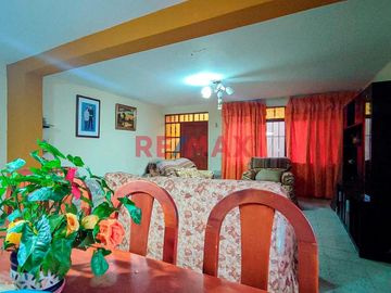SE VENDE CASA CON LOCALES COMERCIALES EN JOSE GALVEZ