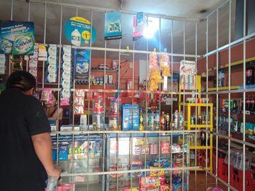 SE VENDE CASA CON LOCALES COMERCIALES EN JOSE GALVEZ