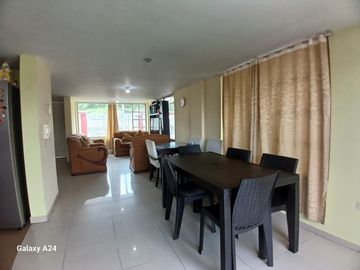 En venta amplia casa en la Urbanización Copedac Valle de Los Chillos