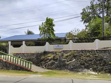 3 Bedroom House with Access to Ocean