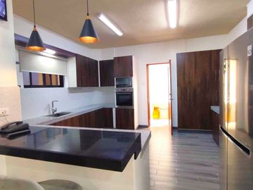 STUNNING MODERN 2 STOREY SINGLE DETACHED HOUSE FOR SALE IN BF RESORT