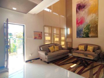 STUNNING MODERN 2 STOREY SINGLE DETACHED HOUSE FOR SALE IN BF RESORT