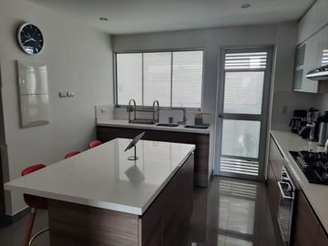SAN ISIDRO LINDO y AMPLIO DPTO 4 DORM 177.66 m2, impecable