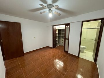 LA MOLINA LINDO DEPARTAMENTO 2 DORM LA MOLINA, 80 metros cuadrados, PRIMER PISO, impecable