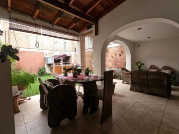 VENTA CASA EN SUSO CERCA LA OVALO HIGUERETA