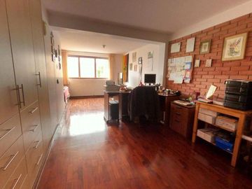 VENTA CASA EN SUSO CERCA LA OVALO HIGUERETA