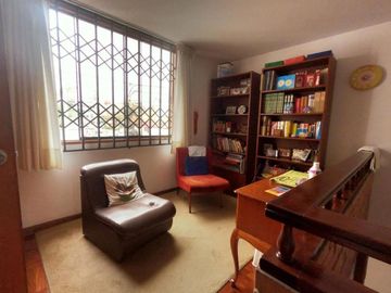 VENTA CASA EN SUSO CERCA LA OVALO HIGUERETA