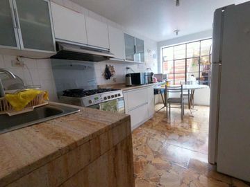 VENTA CASA EN SUSO CERCA LA OVALO HIGUERETA