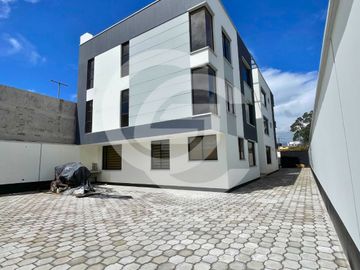 Departamento en renta bajo modalidad de anticresis – Tercera planta, El Cabre, Valle de Los Chillos