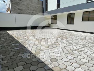 Departamento en renta bajo modalidad de anticresis – Tercera planta, El Cabre, Valle de Los Chillos