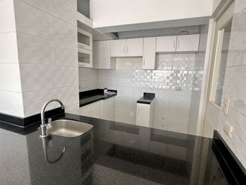 SAN BORJA VENDO LINDO DUPLEX, 4 DORMITORIOS + 2 Estacionamientos, GRAN OPORTUNIDAD