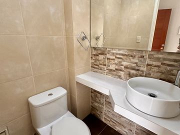SAN BORJA VENDO LINDO DUPLEX, 4 DORMITORIOS + 2 Estacionamientos, GRAN OPORTUNIDAD