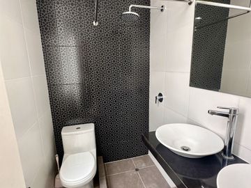 SAN BORJA VENDO LINDO DUPLEX, 4 DORMITORIOS + 2 Estacionamientos, GRAN OPORTUNIDAD