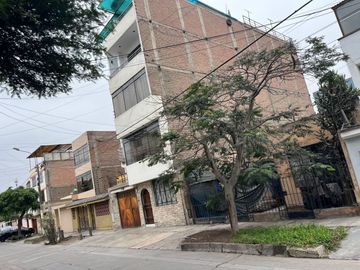 Se vende casa como terreno en Santa Anita