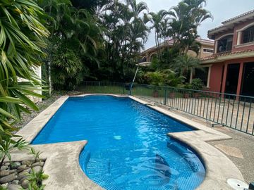 Casa en venta, Urb Isla sol, vía Samborondón