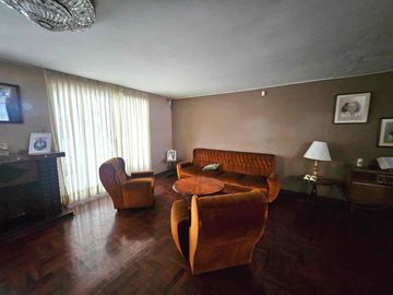 VENDO CASA DE OCASIÓN EN SURCO A POCOS PASOS DE LINDO PARQUE