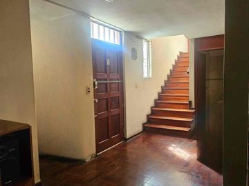 VENDO CASA DE OCASIÓN EN SURCO A POCOS PASOS DE LINDO PARQUE