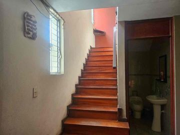 VENDO CASA DE OCASIÓN EN SURCO A POCOS PASOS DE LINDO PARQUE