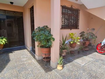 Vendo casa callao frente a mercado santa Rosa