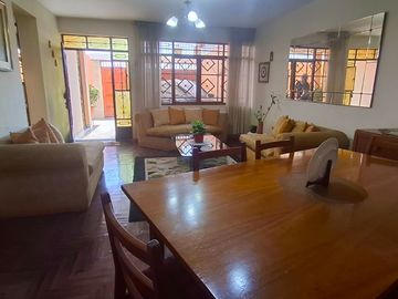 Vendo casa callao frente a mercado santa Rosa
