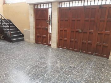 Vendo casa callao frente a mercado santa Rosa