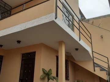 Vendo casa callao frente a mercado santa Rosa