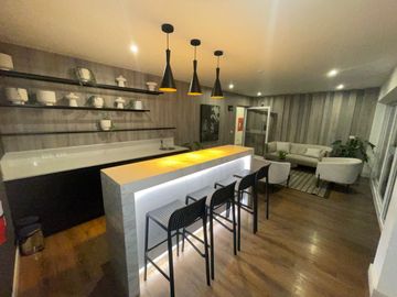 🏢 MIRAFLORES – LINDO Y AMPLIO DEPARTAMENTO 🛏️ 3 Dormitorios con baño c/u + Cochera ✨ Ideal para inversión en Airbnb