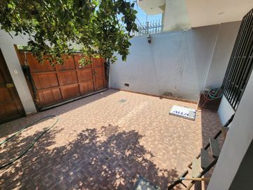 🏡 MAYORAZGO – ATE 🏞️ VENDO HERMOSA CASA FRENTE A PARQUE – 7 DORMITORIOS
