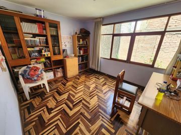🏡 MAYORAZGO – ATE 🏞️ VENDO HERMOSA CASA FRENTE A PARQUE – 7 DORMITORIOS