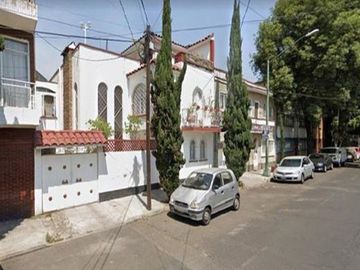 Oportunidad Casa en Calle Ignacio Allende #86, Col. Claveria, Alcaldía Azcapotzalco, recuperación bancaria.