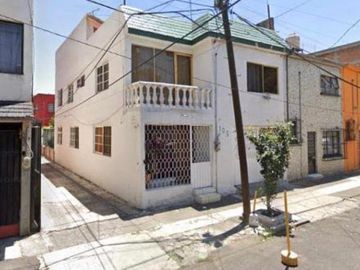 Oportunidad Casa en Calle Begonias #105, Col. Nueva Santa Maria, Alcaldía Azcapotzalco, recuperación bancaria.
