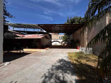 🏡 CASA EN VENTA – COL. ARBIDE, LEÓN GTO. PRECIO OPORTUNIDAD $ 7,900,000 MXN PRECIO DE AVALUO $ 12,700,000 MXN