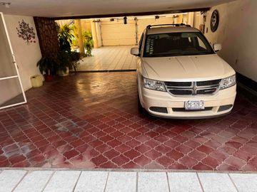 🏡 CASA EN VENTA – COL. ARBIDE, LEÓN GTO. PRECIO OPORTUNIDAD $ 7,900,000 MXN PRECIO DE AVALUO $ 12,700,000 MXN