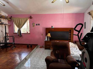 🏡 CASA EN VENTA – COL. ARBIDE, LEÓN GTO. PRECIO OPORTUNIDAD $ 7,900,000 MXN PRECIO DE AVALUO $ 12,700,000 MXN